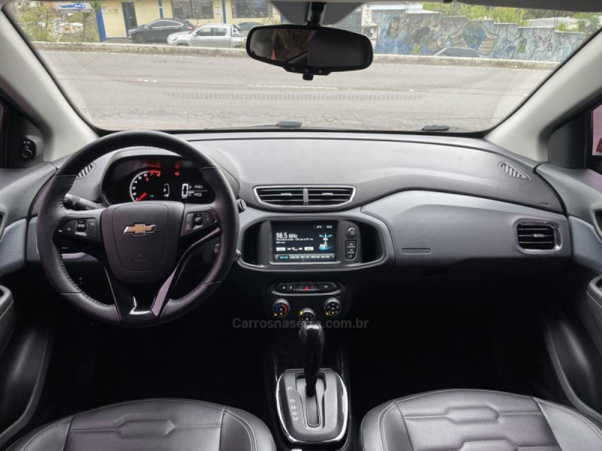 CHEVROLET - ONIX - 2019/2019 - Vermelha - R$ 69.900,00