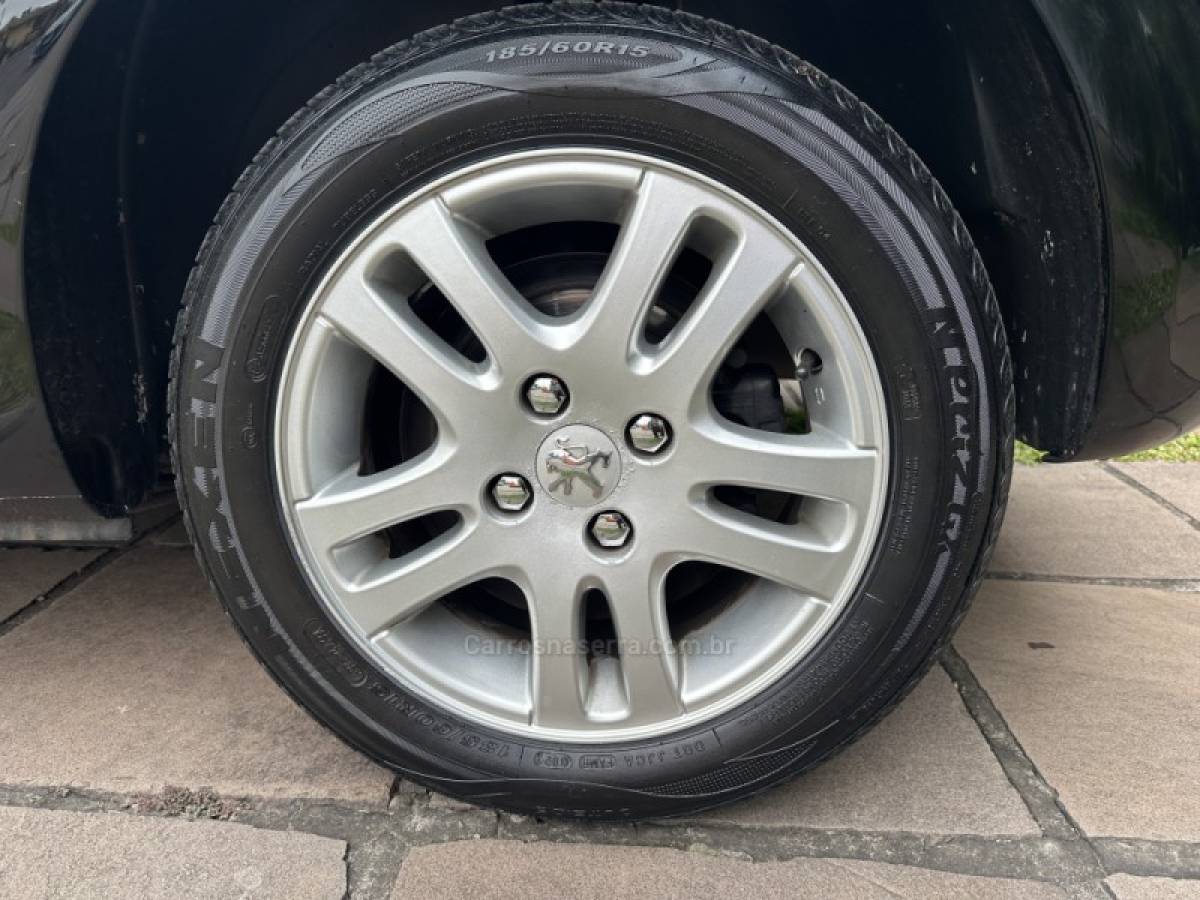 PEUGEOT - 307 - 2011/2011 - Preta - R$ 25.500,00