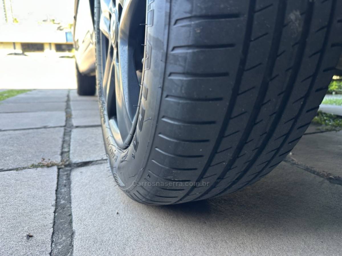 VOLKSWAGEN - SPACEFOX - 2010/2010 - Prata - R$ 36.900,00