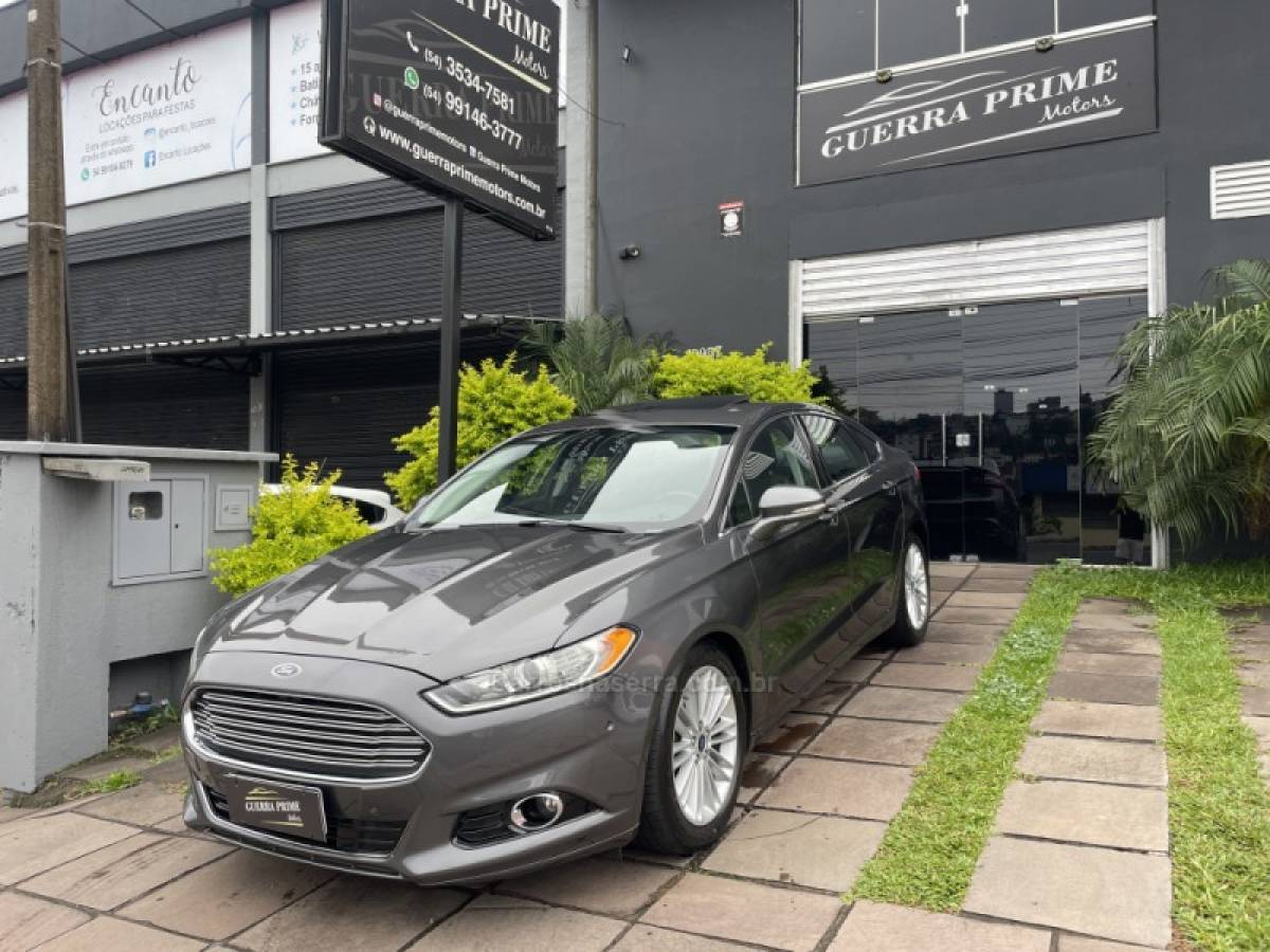 FORD - FUSION - 2016/2016 - Cinza - R$ 88.800,00