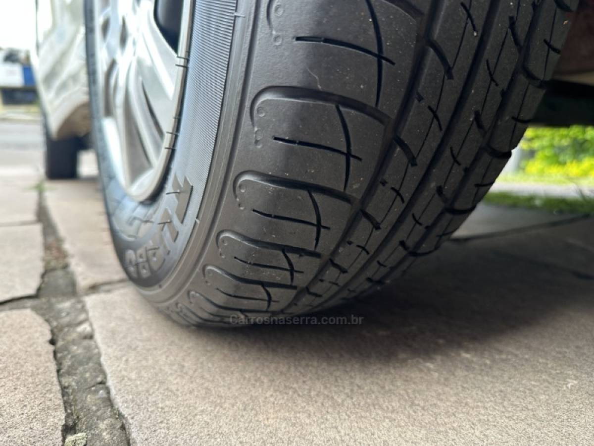 FIAT - SIENA - 2010/2010 - Branca - R$ 27.800,00