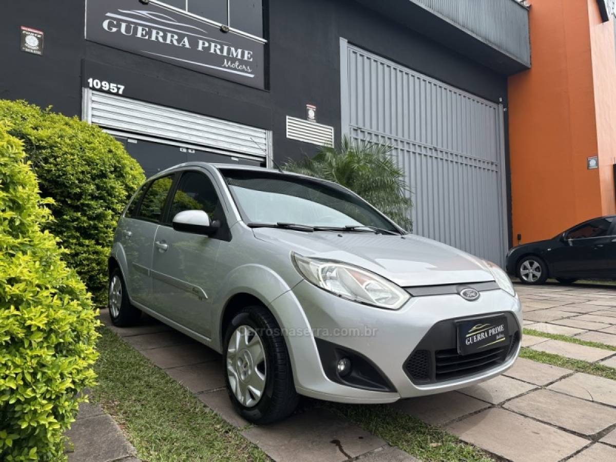 FORD - FIESTA - 2014/2014 - Prata - R$ 36.900,00