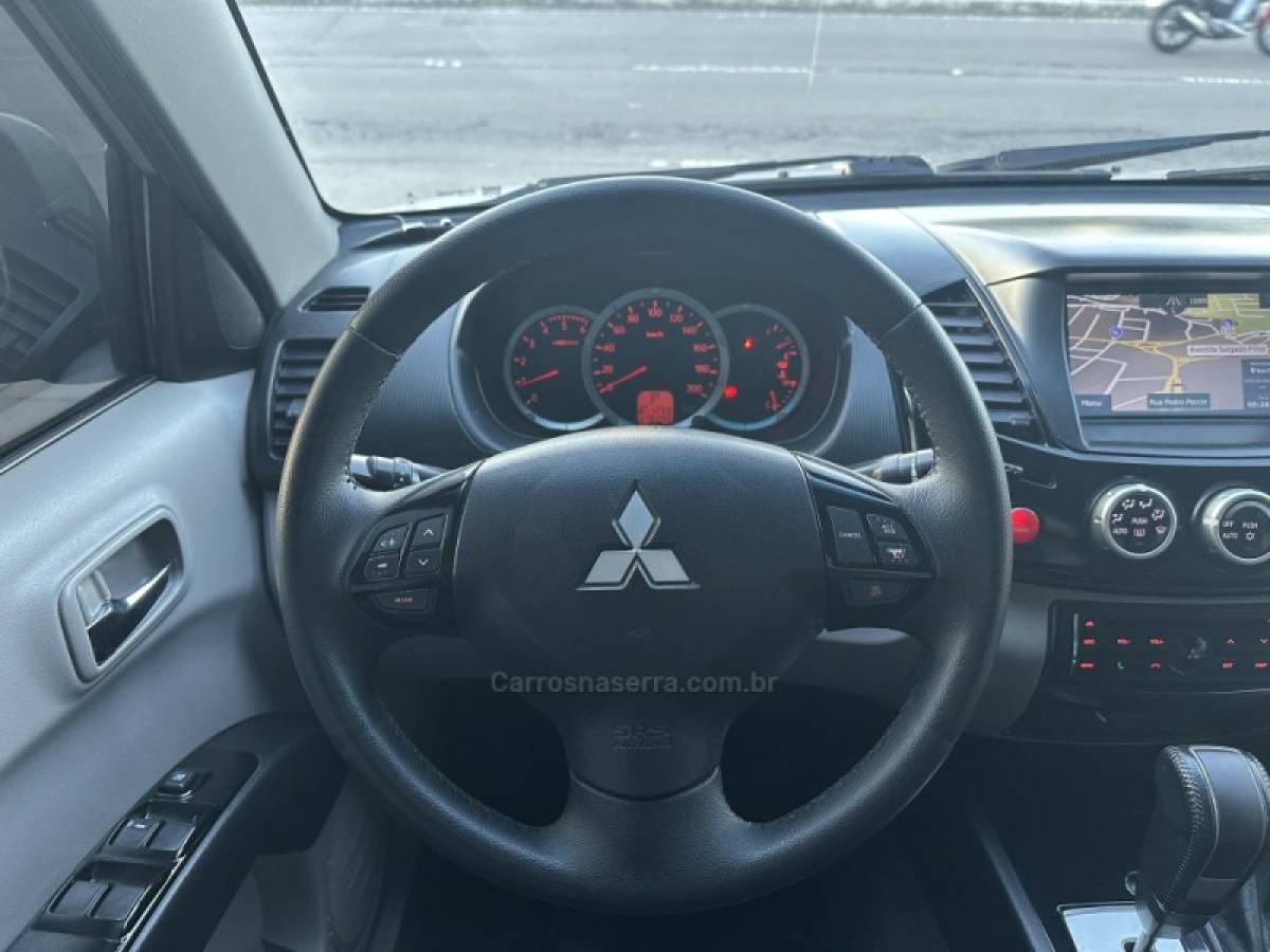 MITSUBISHI - L200 TRITON - 2015/2015 - Prata - R$ 125.900,00
