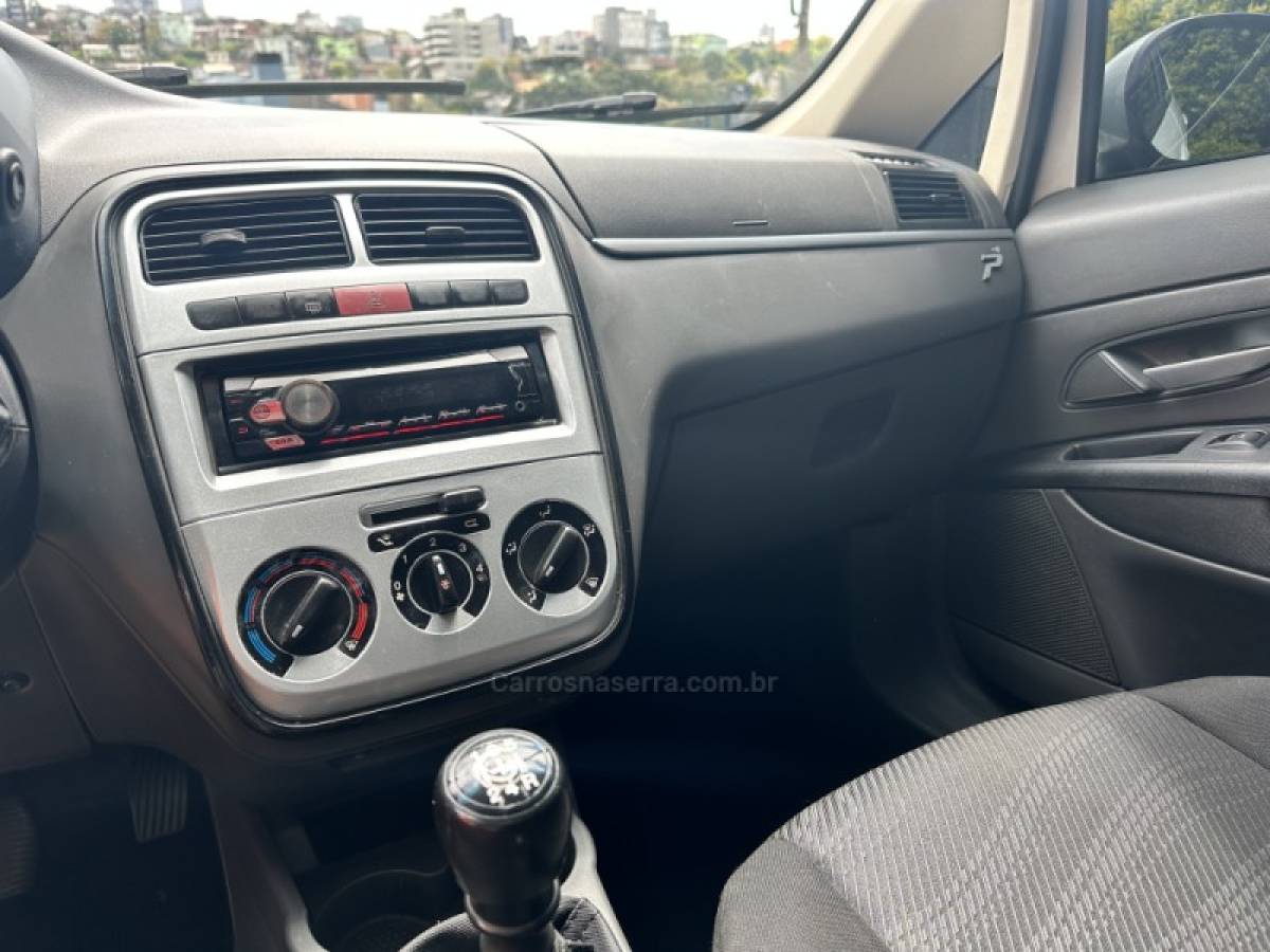 FIAT - PUNTO - 2008/2008 - Branca - R$ 33.900,00