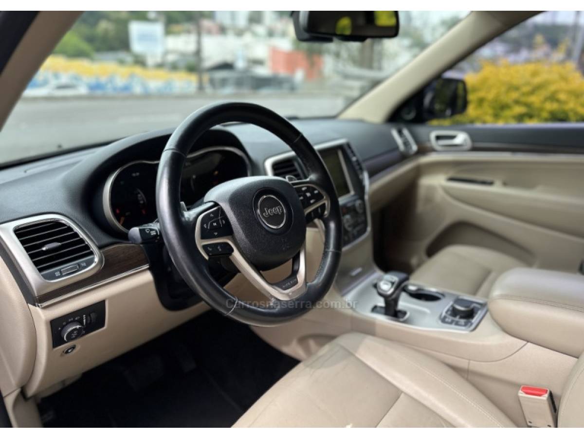 JEEP - GRAND CHEROKEE - 2015/2015 - Preta - R$ 95.900,00