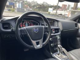 VOLVO - V40 - 2014/2014 - Branca - R$ 84.900,00