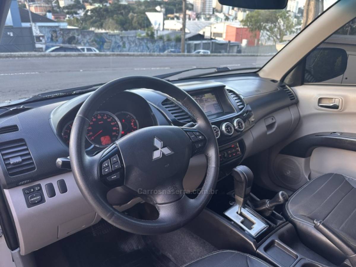 MITSUBISHI - L200 TRITON - 2015/2015 - Prata - R$ 120.900,00
