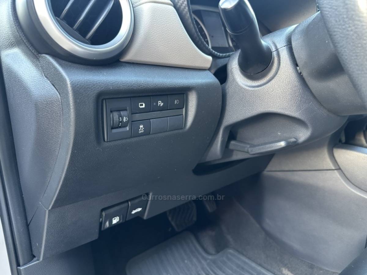 NISSAN - VERSA - 2021/2021 - Prata - R$ 78.800,00