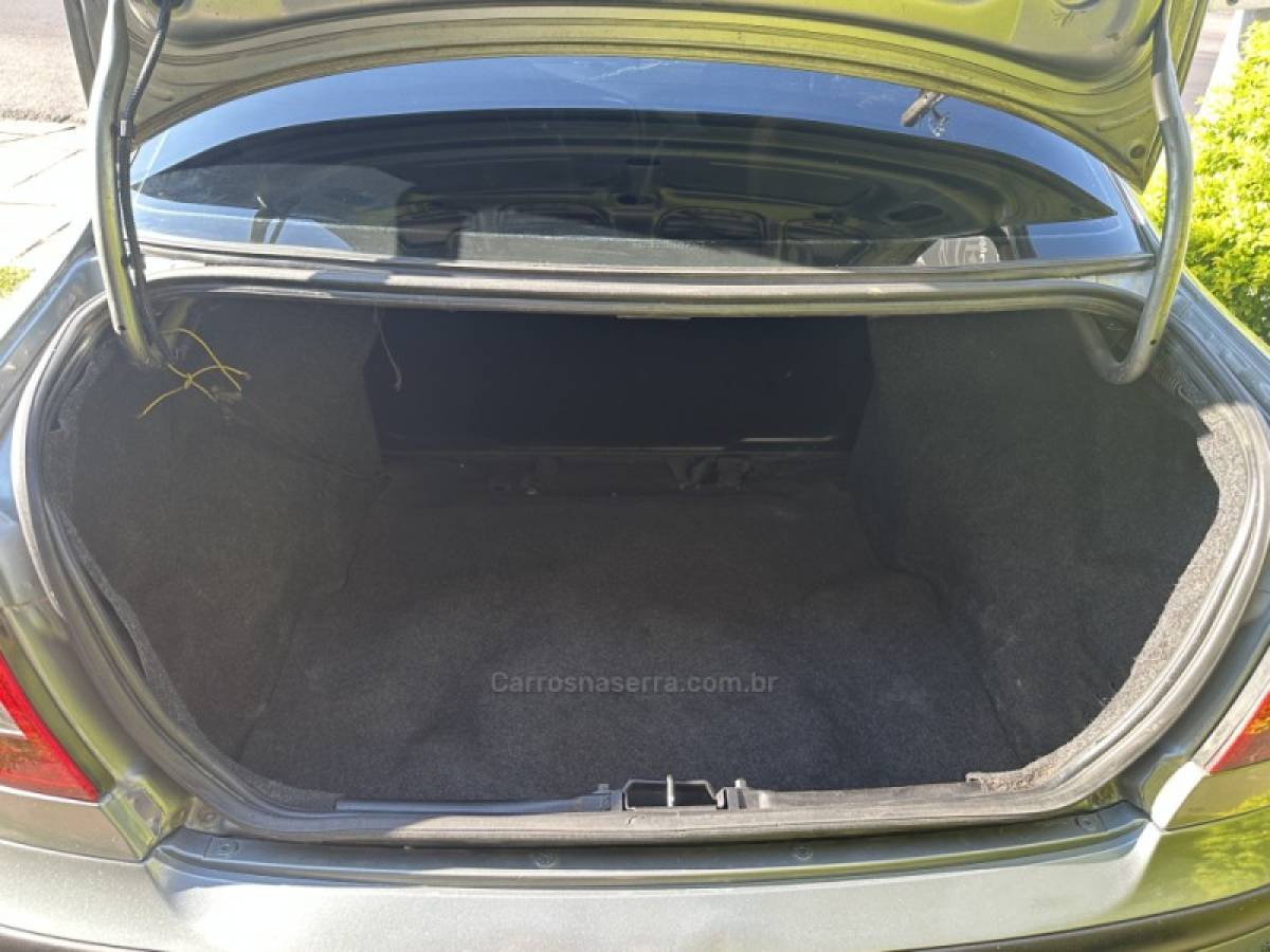 FIAT - SIENA - 2006/2006 - Cinza - R$ 17.900,00