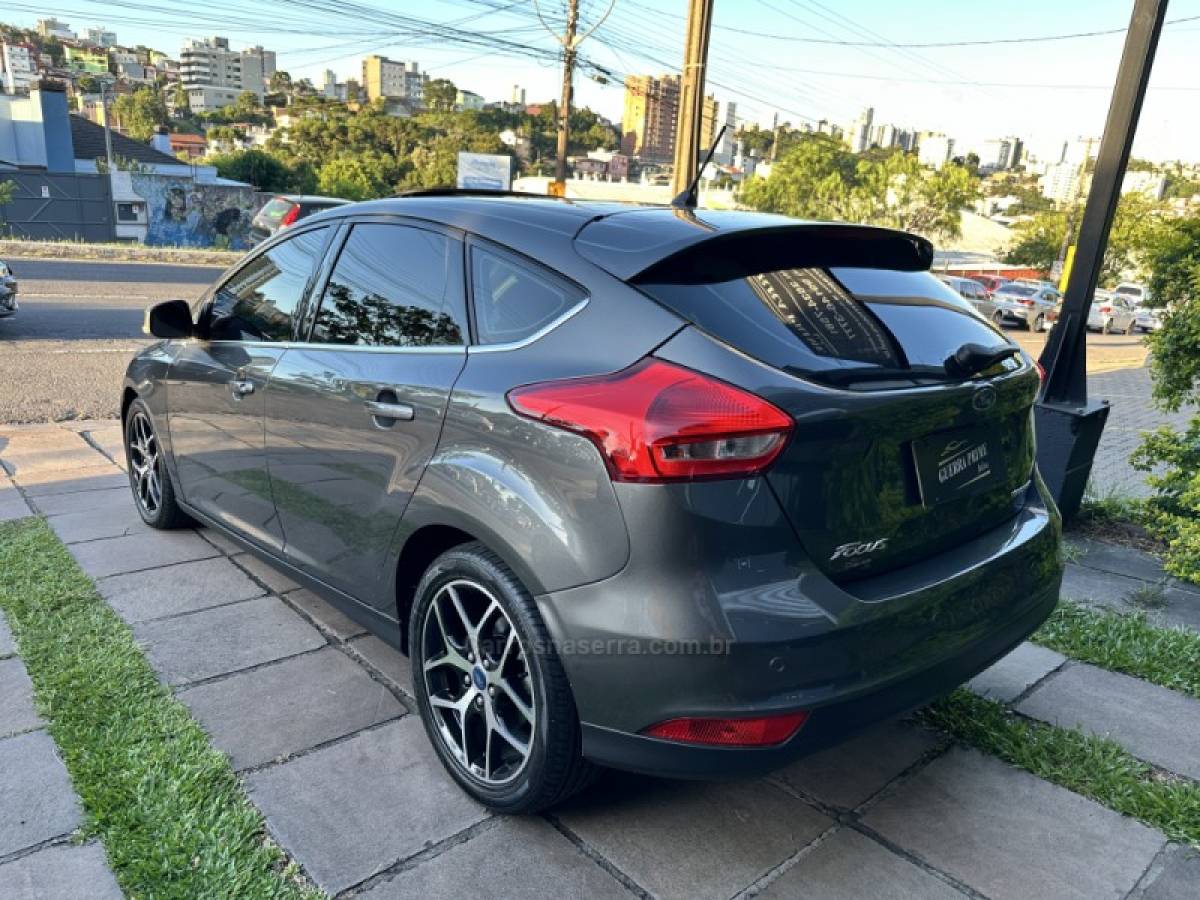 FORD - FOCUS - 2018/2018 - Cinza - R$ 78.800,00