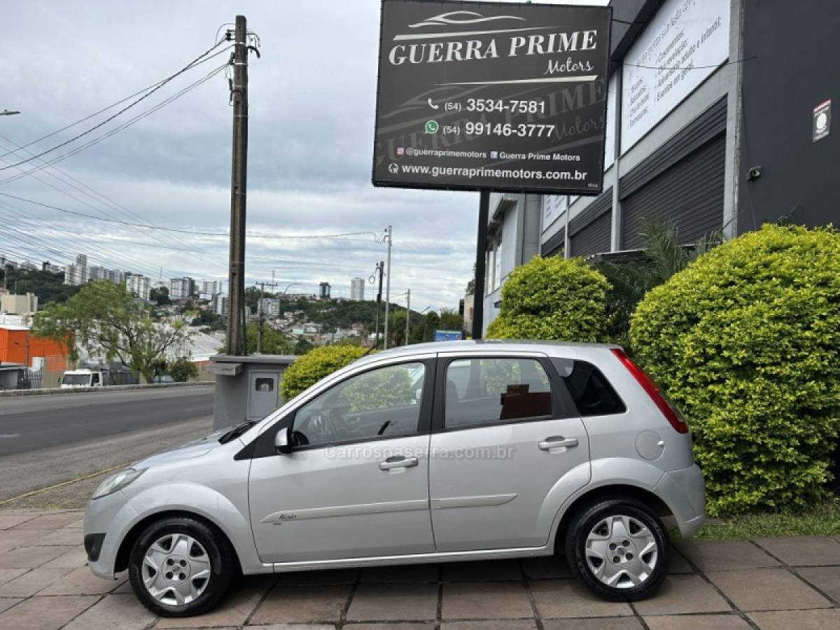 FORD - FIESTA - 2014/2014 - Prata - R$ 36.900,00