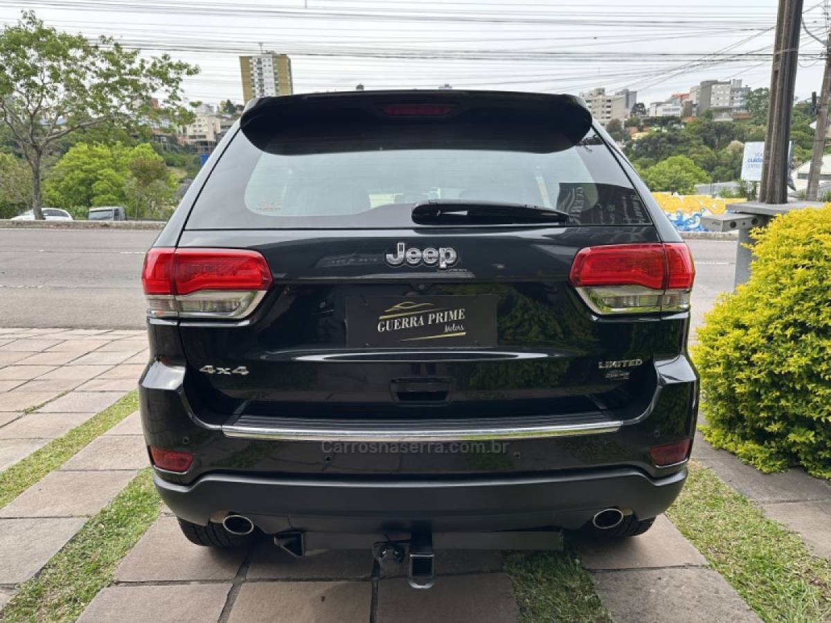 JEEP - GRAND CHEROKEE - 2015/2015 - Preta - R$ 95.900,00
