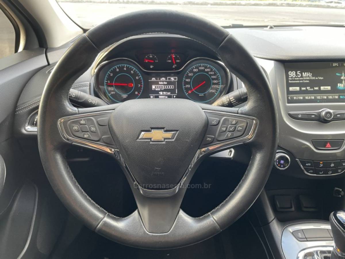 CHEVROLET - CRUZE - 2017/2017 - Preta - R$ 79.700,00