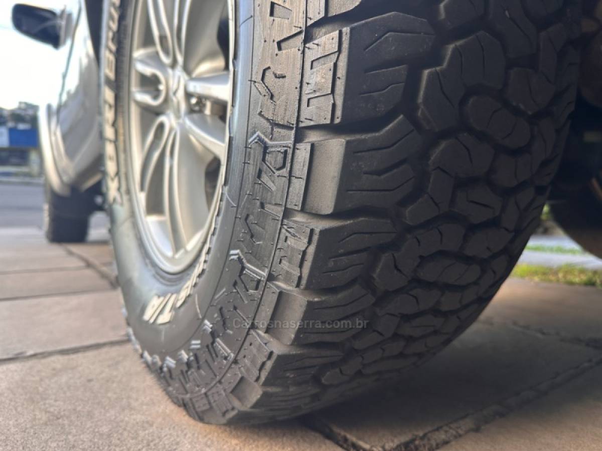 MITSUBISHI - L200 TRITON - 2015/2015 - Prata - R$ 119.900,00