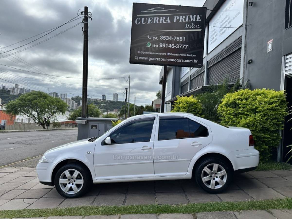 VOLKSWAGEN - BORA - 2010/2010 - Branca - R$ 39.900,00