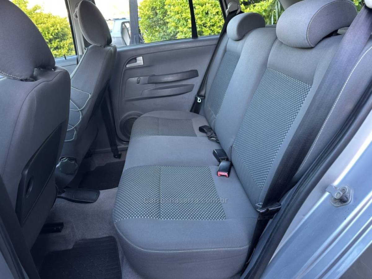 VOLKSWAGEN - SPACEFOX - 2010/2010 - Prata - R$ 36.900,00