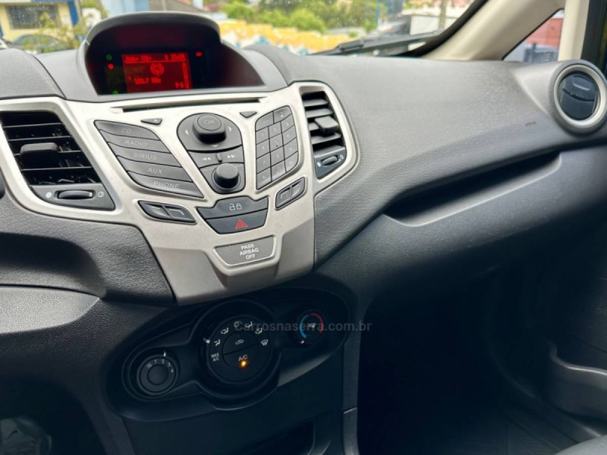 FORD - FIESTA - 2013/2013 - Preta - R$ 44.900,00