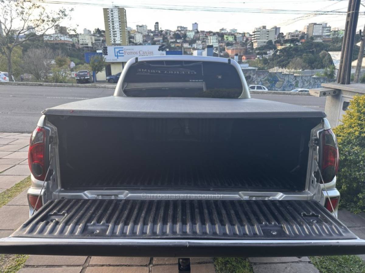 MITSUBISHI - L200 TRITON - 2015/2015 - Prata - R$ 119.900,00