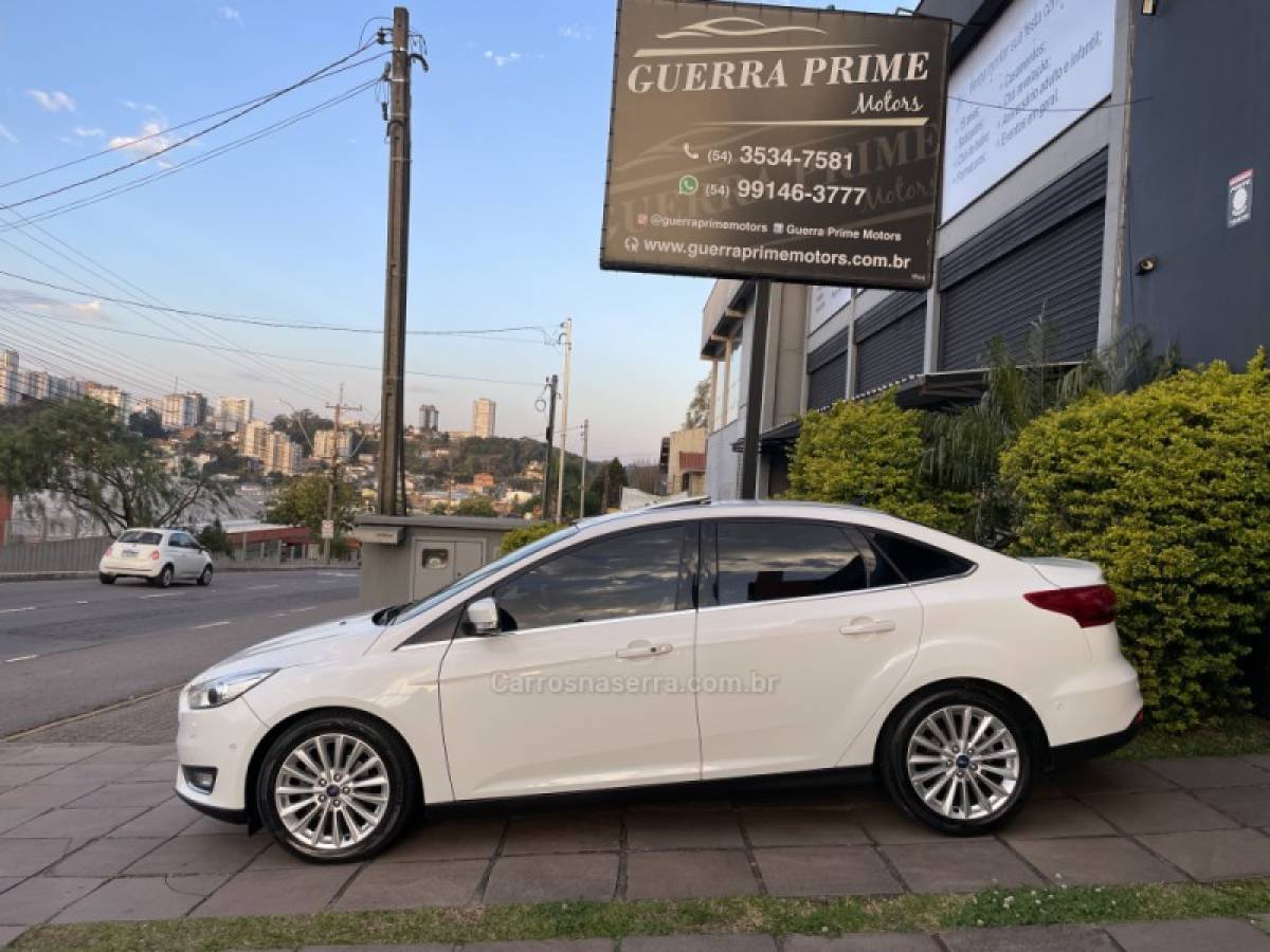 FORD - FOCUS - 2016/2016 - Branca - R$ 67.900,00