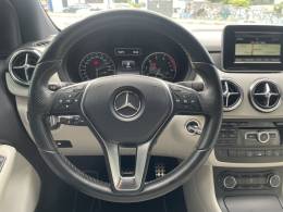 MERCEDES-BENZ - B 200 - 2014/2014 - Cinza - R$ 72.900,00