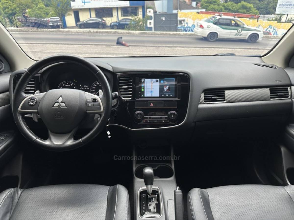 MITSUBISHI - OUTLANDER - 2014/2014 - Branca - R$ 76.900,00