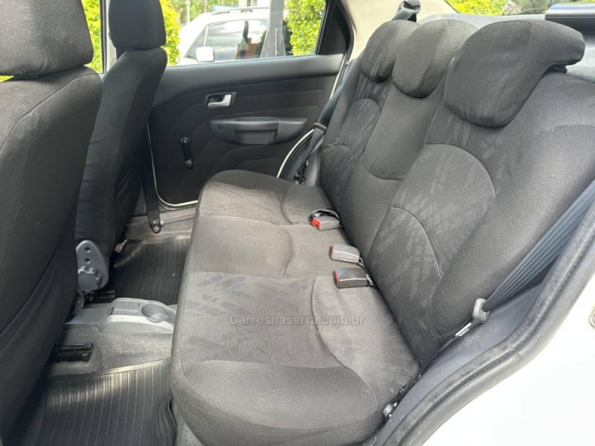 FIAT - SIENA - 2010/2010 - Branca - R$ 27.800,00