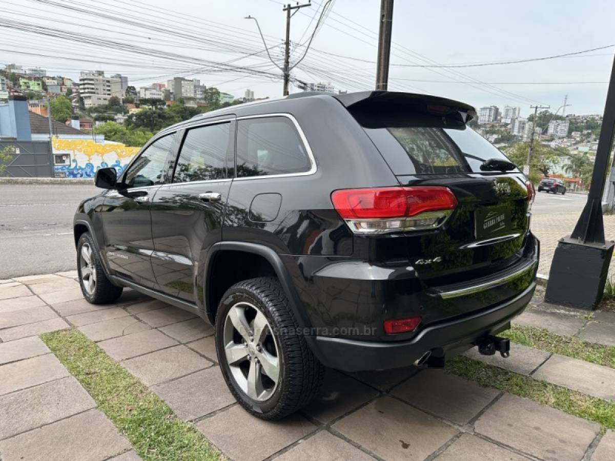 JEEP - GRAND CHEROKEE - 2015/2015 - Preta - R$ 95.900,00