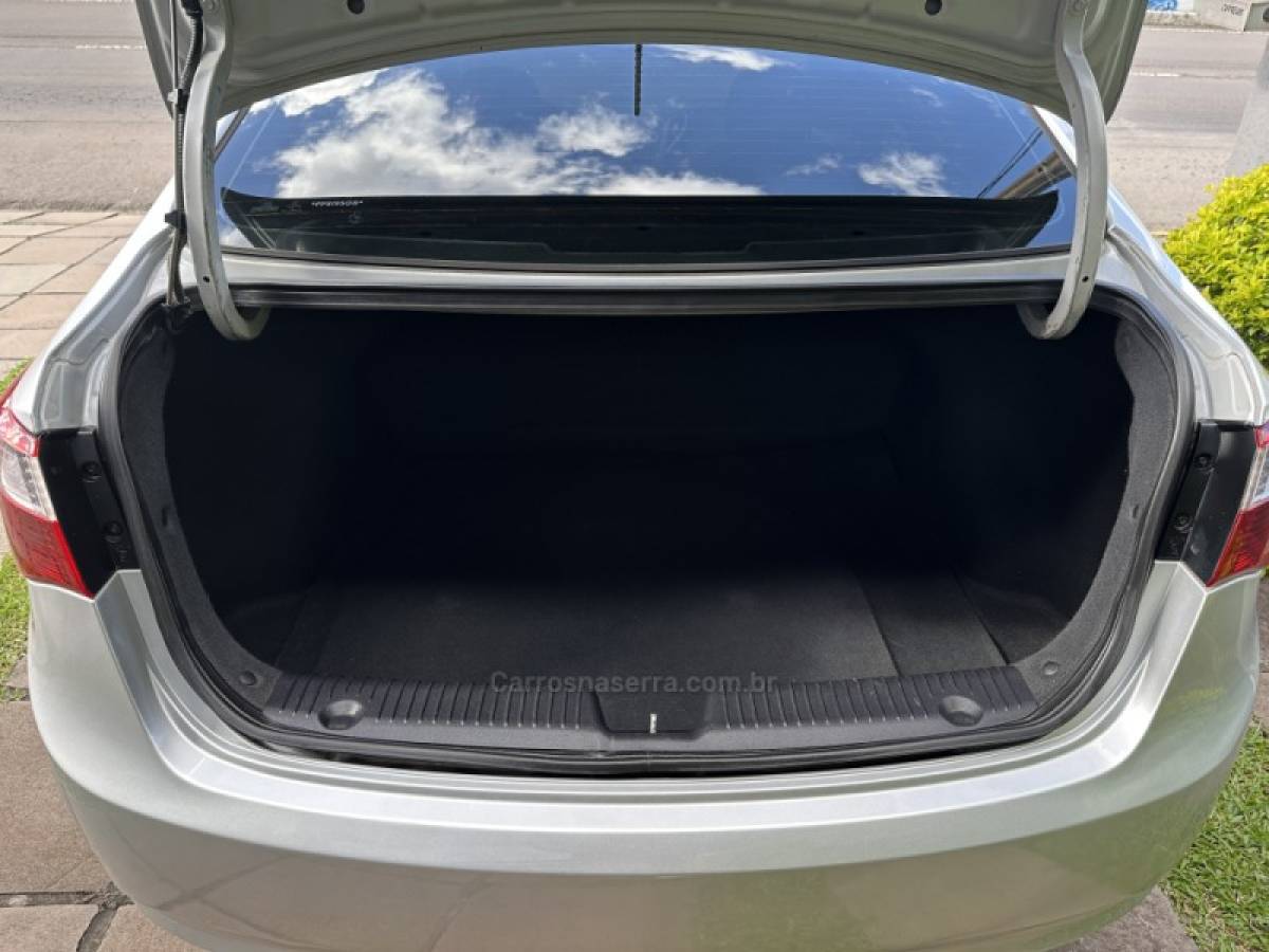 HYUNDAI - HB20S - 2015/2015 - Prata - R$ 52.800,00