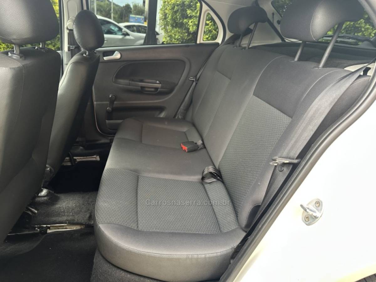 VOLKSWAGEN - GOL - 2017/2017 - Branca - R$ 46.900,00