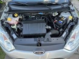 FORD - FIESTA - 2014/2014 - Prata - R$ 36.900,00