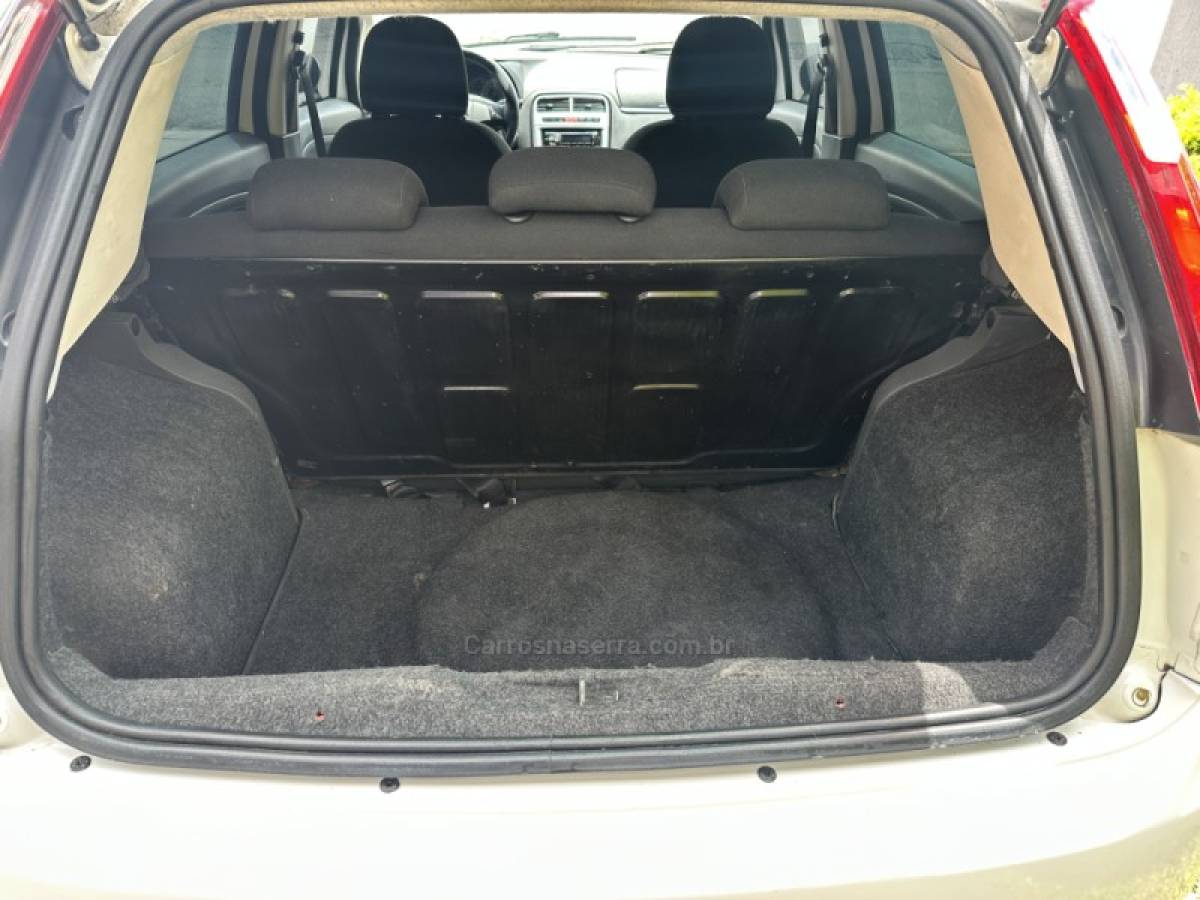 FIAT - PUNTO - 2008/2008 - Branca - R$ 33.900,00