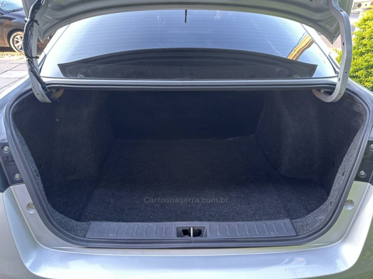 NISSAN - VERSA - 2021/2021 - Prata - R$ 78.800,00