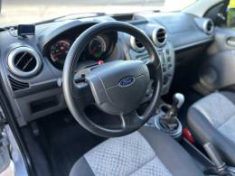 FORD - FIESTA - 2014/2014 - Prata - R$ 36.900,00