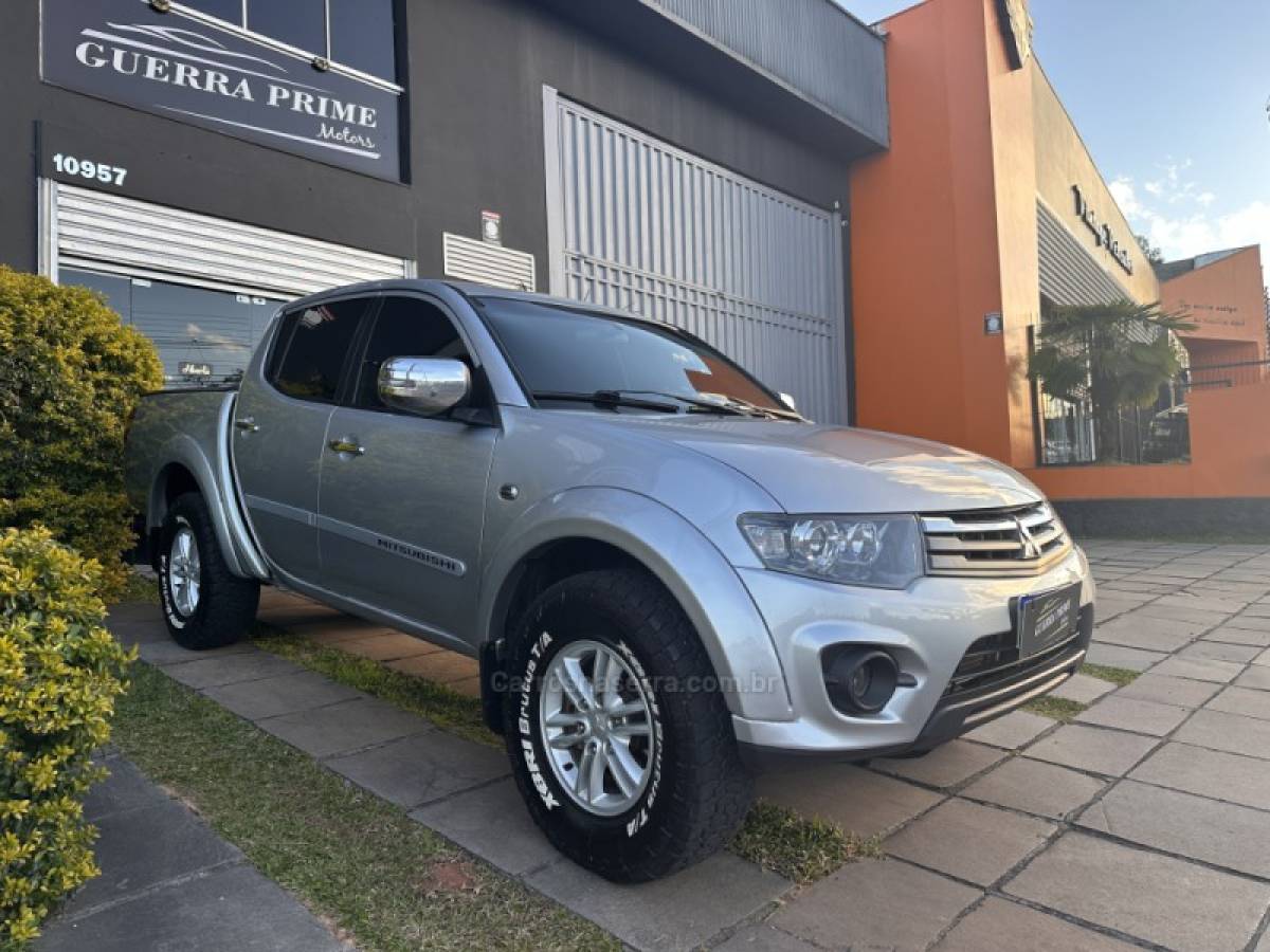 MITSUBISHI - L200 TRITON - 2015/2015 - Prata - R$ 125.900,00