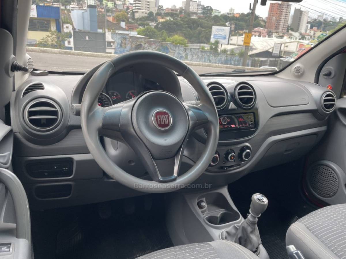 FIAT - PALIO - 2016/2016 - Vermelha - R$ 42.900,00