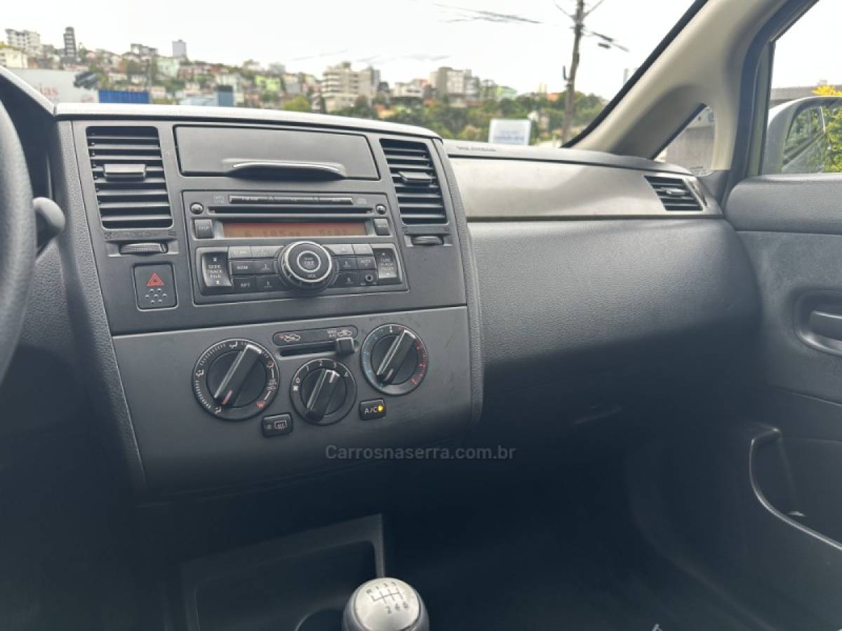 NISSAN - TIIDA - 2011/2011 - Prata - R$ 34.800,00